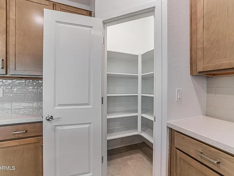15085 W Desert Bloom St — Photo 6