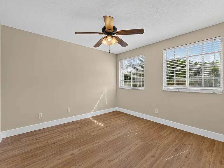 6775 SW 195th Ave — Photo 22