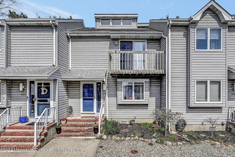 1st image of 663 Ellicott Ave #2B