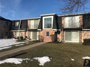76B Foxberry Dr, Amherst, NY 14068
