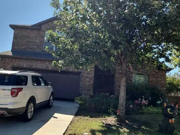 417 Spring Dr, Saginaw, TX 76131
