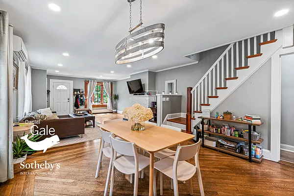 Sold by Daniel Gale Sotheby's International Realty | media 7