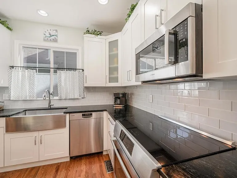 4220 Ravenna Pl — Photo 16