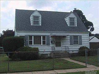 5th image of 22 S Elm St