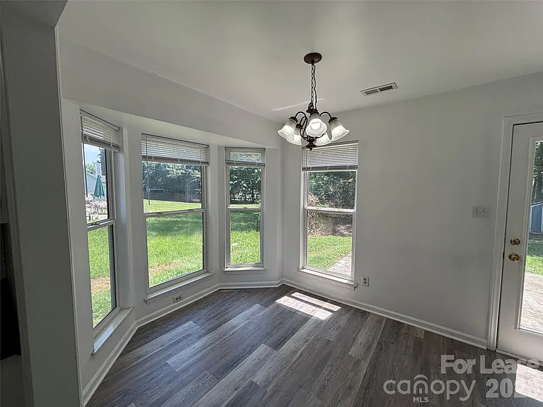 9419 Oren Thompson Rd — Photo 10