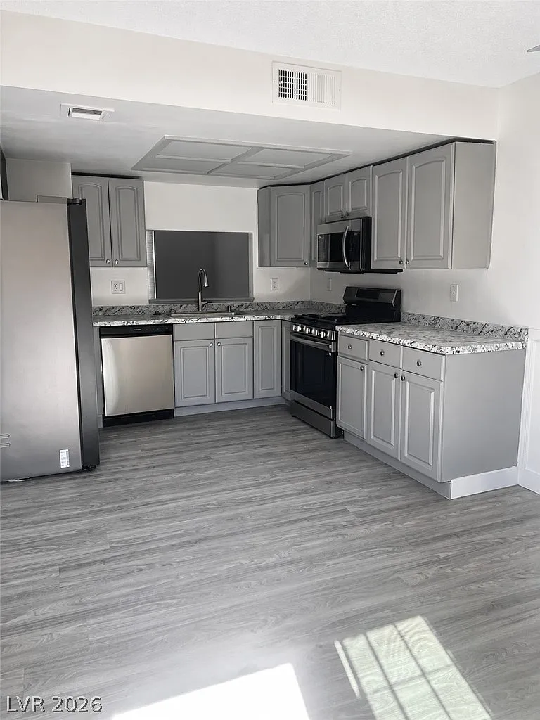 Building Photo - 870 Flagstone Way