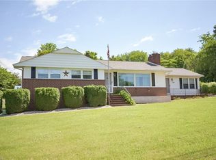 1304 Forrest Dr, Mount Airy, NC 27030