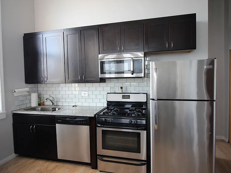 7044 N Clark St #2A — Photo 1