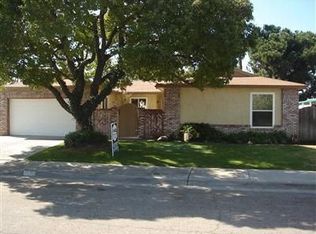 116 W Swift Ave, Clovis, CA 93612