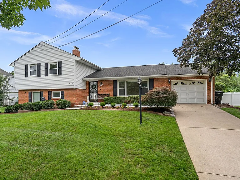 2521 Shanandale Dr — Photo 43