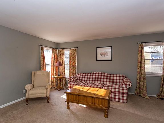 2nd image of 6914 Caroline Ave