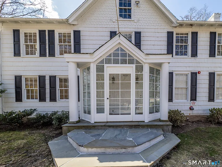 523 Danbury Rd #D — Photo 2