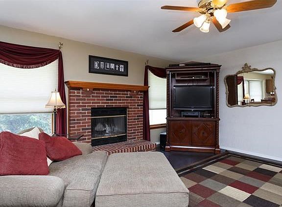 2nd image of 2111 Crimson Oaks Ct