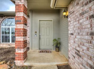 9314 Orchard Blvd, Midwest City, OK 73130