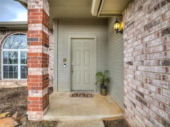9314 Orchard Blvd, Midwest City, OK 73130