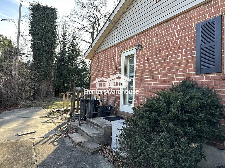 223 Deep Dale Dr — Photo 27
