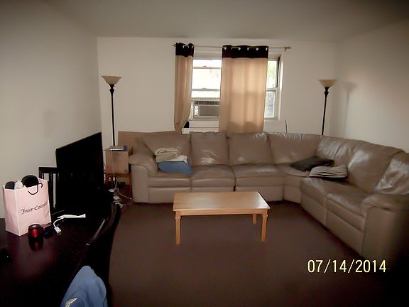 3rd image of 2529 32nd St APT 1C