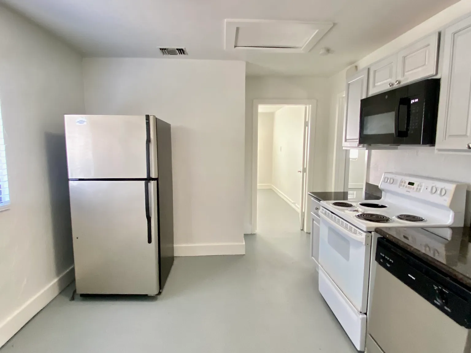 2 bed, 700 sqft, $1,295 — Photo 3