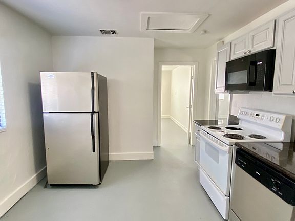 3rd image of 7485 Pitt St #2