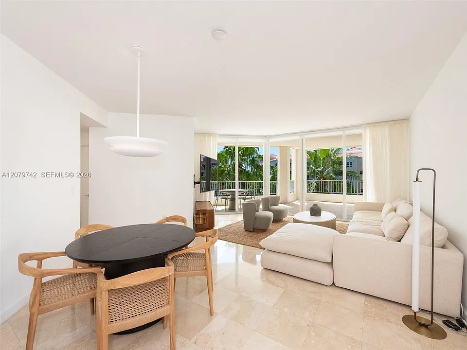 705 Crandon Blvd #506