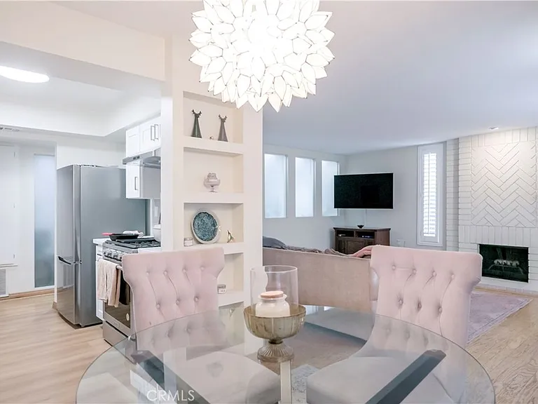 4425 Whitsett Ave — Photo 12
