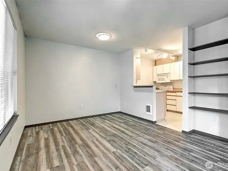 9210 Market Pl #G104 — Photo 7