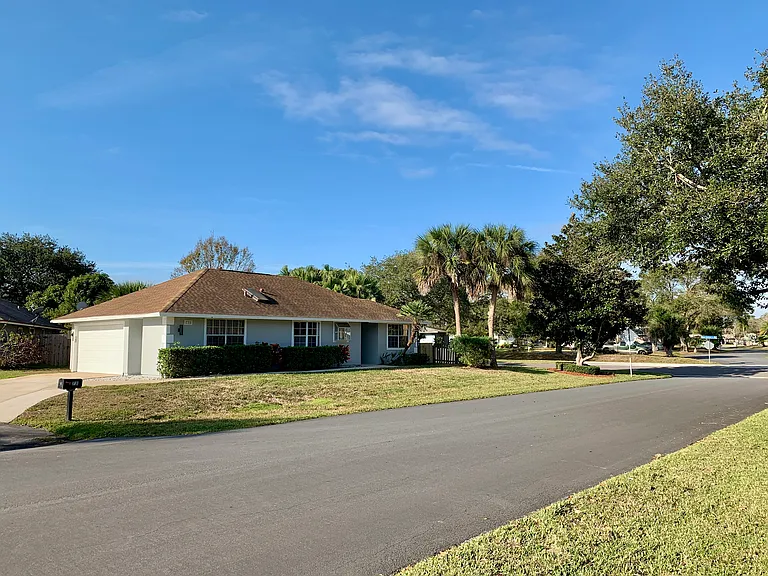 731 John Carroll Ln — Photo 17