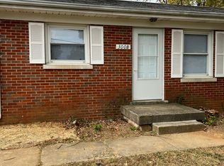 300 Laval Hts #B, Versailles, KY 40383