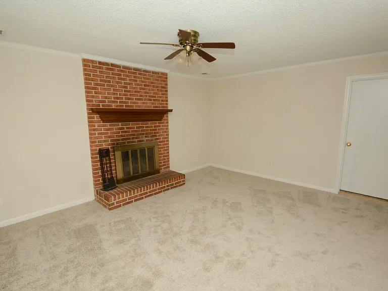 1217 Reardon Cir — Photo 13