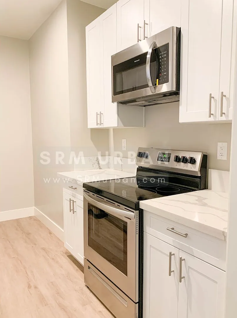 Studio, 340 sqft, $1,595 — Photo 3