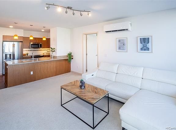 4th image of 555 South St #1106