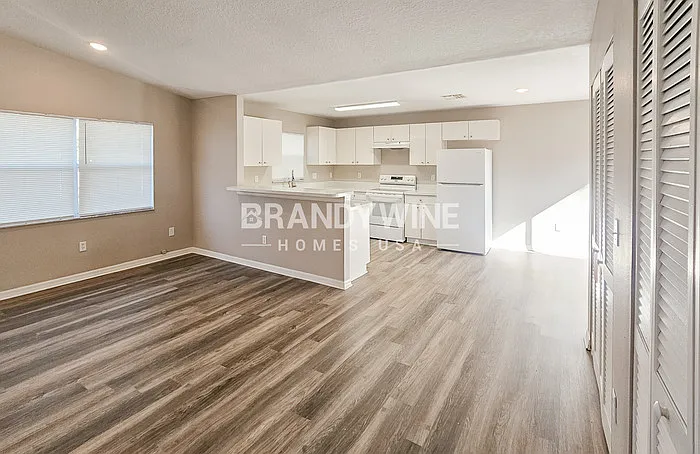 1013 E Eskimo Ave — Photo 6