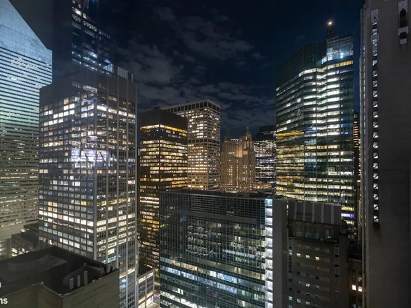 60 East 55th Street image 26 of 28