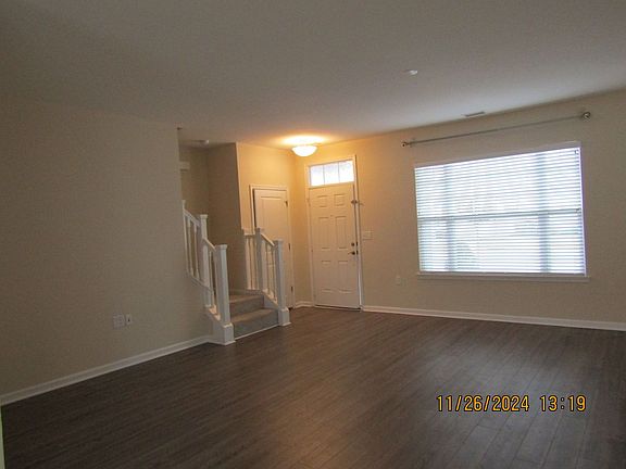 5th image of 423 Heartfield Dr