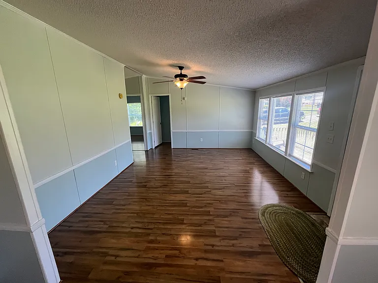 539 Valleybrook Ln — Photo 21