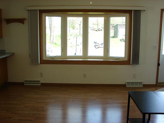 3rd image of 303 W North St