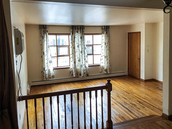 3rd image of 289 Boyd Ave