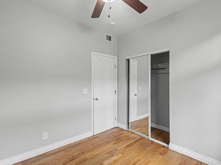 1485 Clayton — Photo 26