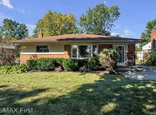29169 Roan Dr, Warren, MI