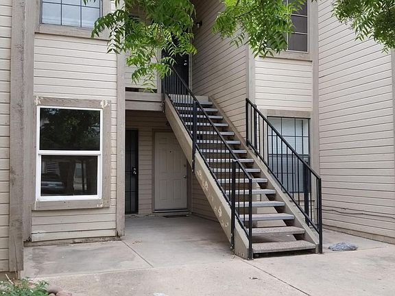 3rd image of 1709 W Wood Bridge Ct