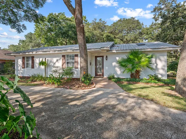 1442 Hickory St, Niceville, FL 32578