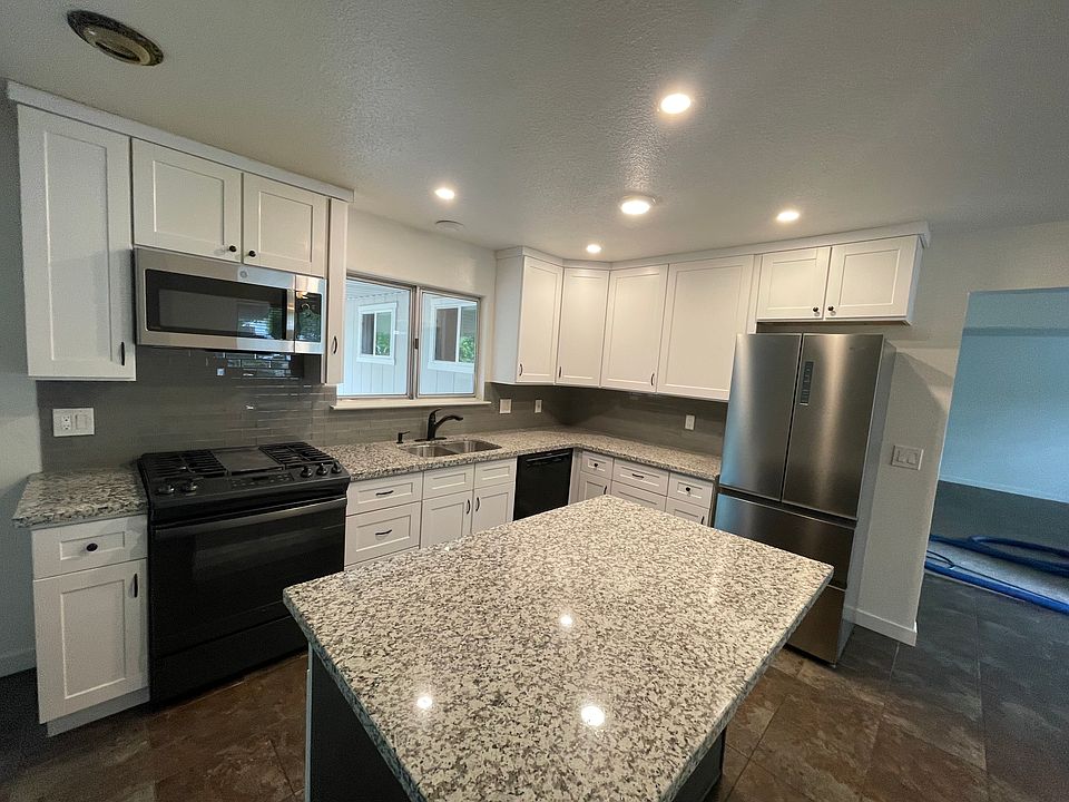 2nd image of 602 Garcia Ave