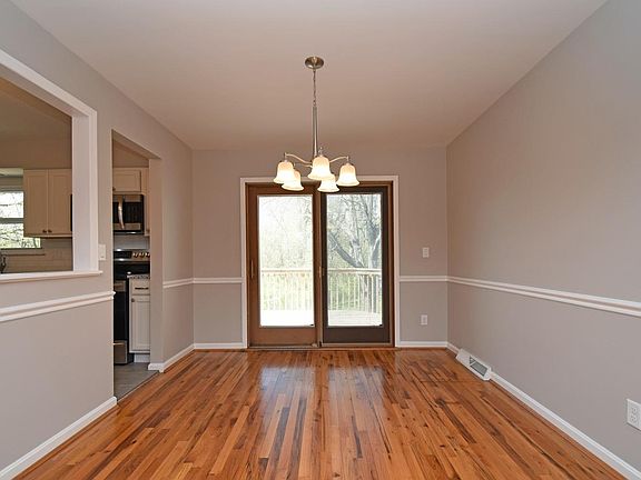 5th image of 1367 Minaret Ct