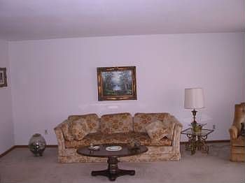 4th image of 201 Emann Dr