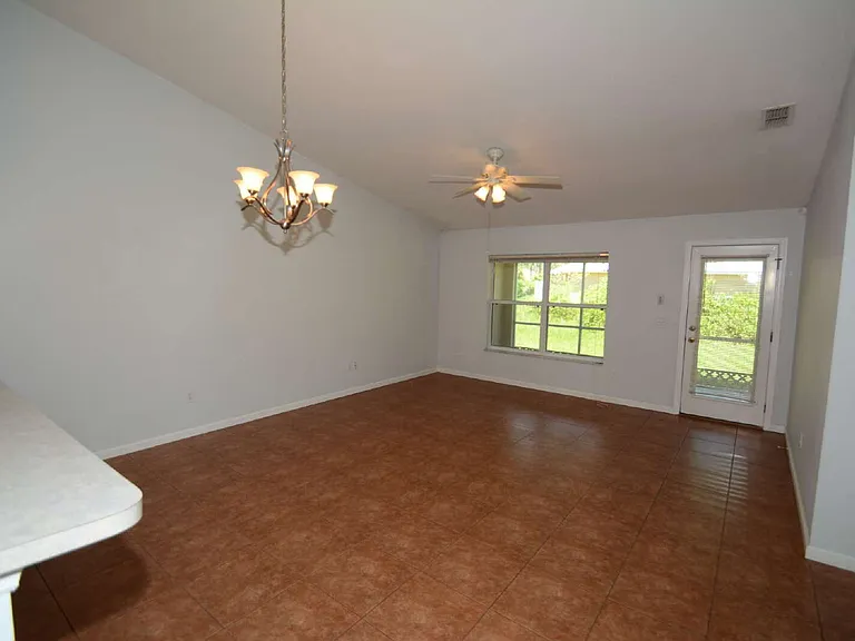 30 Eton Ln #B — Photo 14