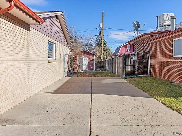 540 S Newland St #BASEMENT — Photo 2