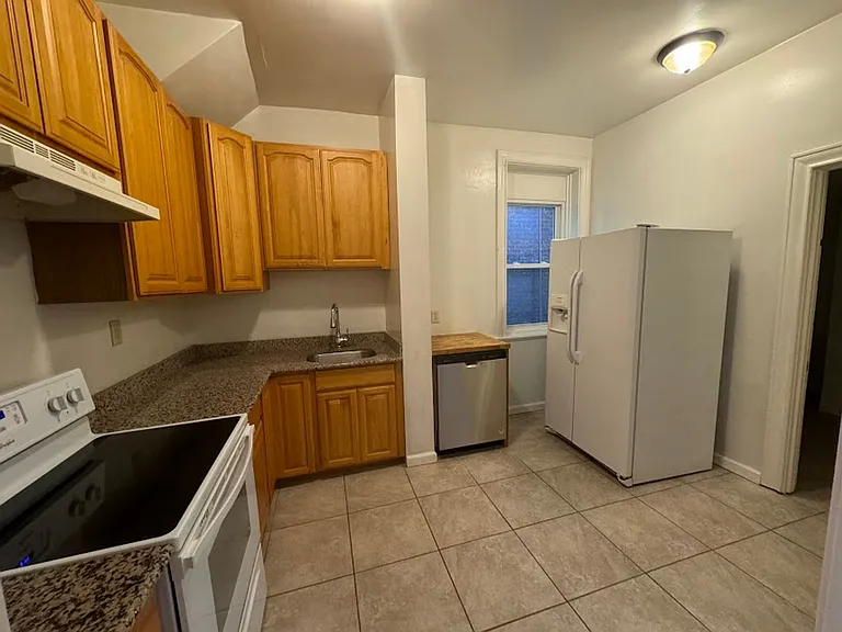 5526 Howe Street — Photo 20