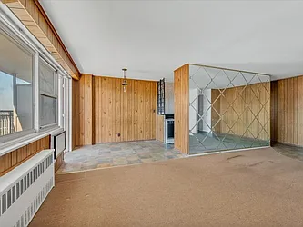 Sold by Thomas Lipovetsky, LREB