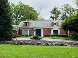 4 Breeze Knoll Dr, Westfield, NJ 07090