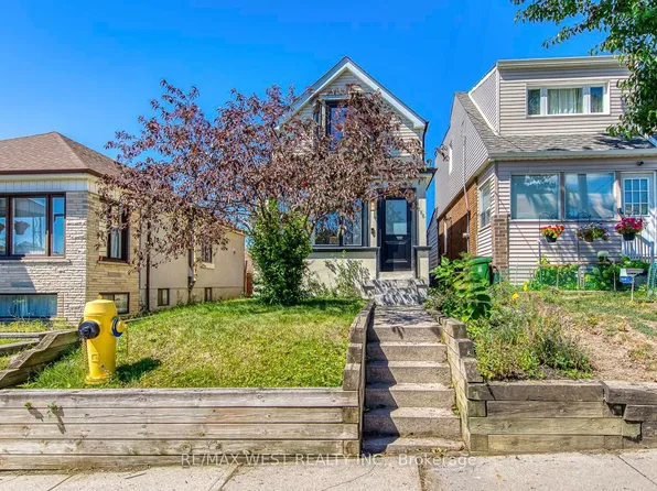 286 Gilbert Ave, Toronto, ON M6E 4W7